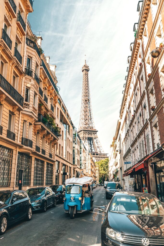 Paris em Agosto: Descubra a Cidade Luz em Pleno Verão