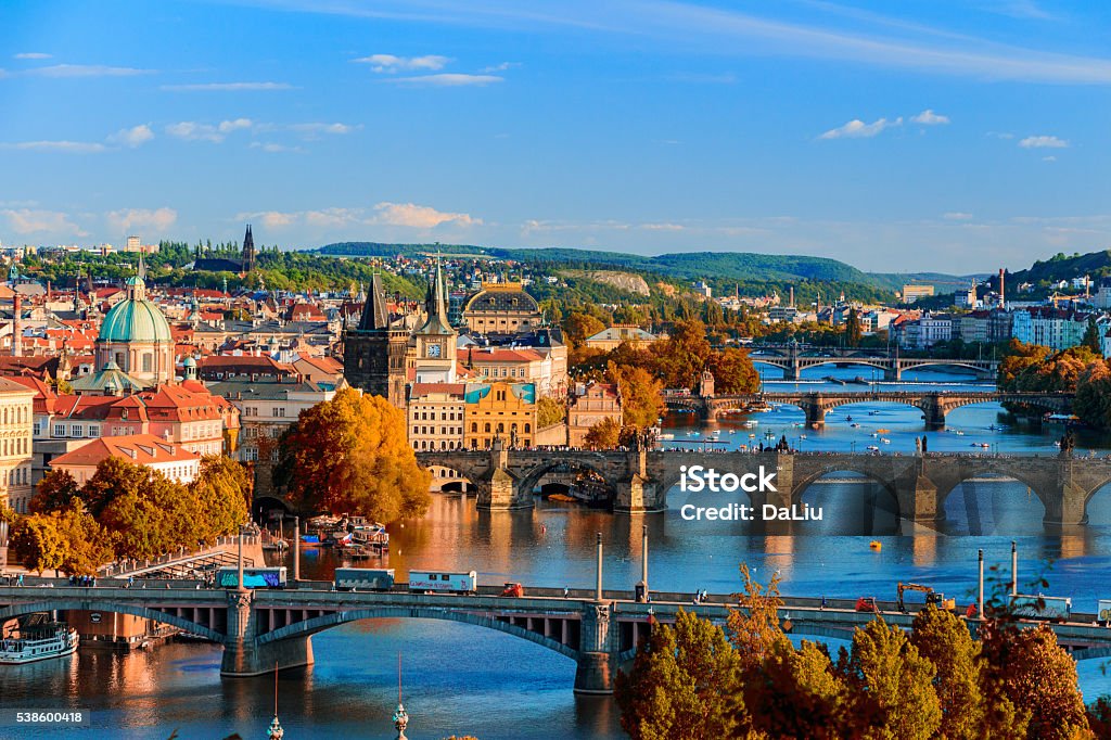 Praga em Outubro: Uma Viagem Encantadora no Outono Tcheco