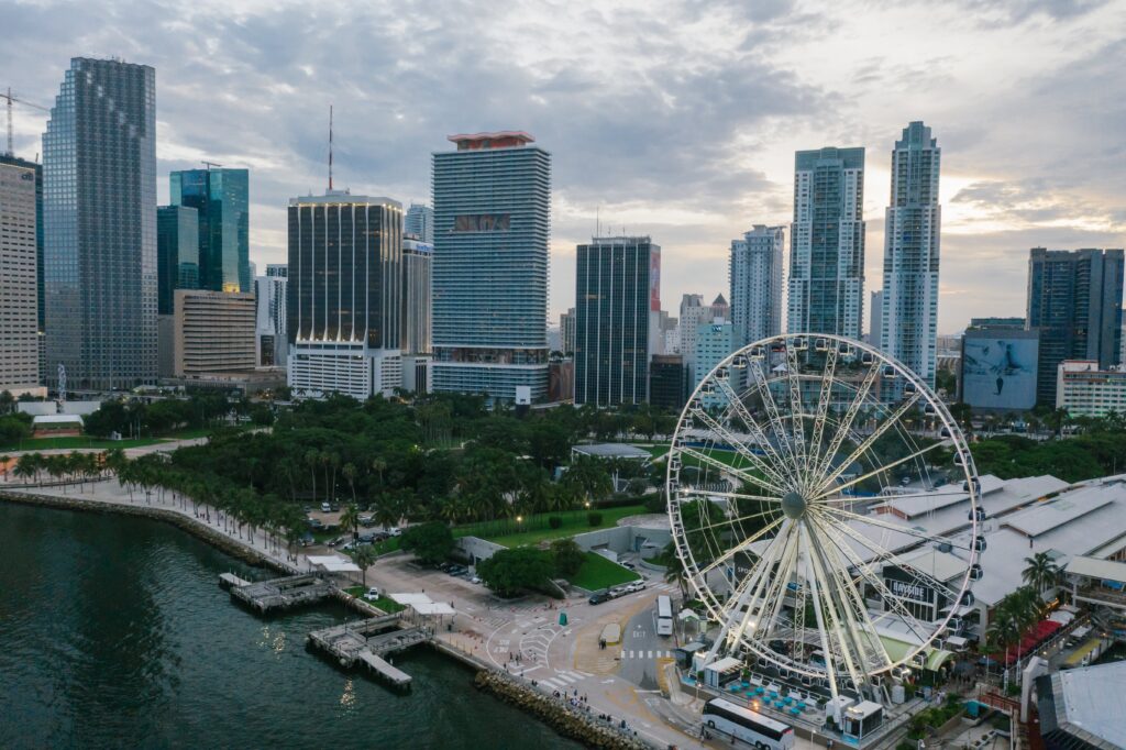 Miami em Outubro: Um Cenário Perfeito de Sol, Cultura e Entretenimento