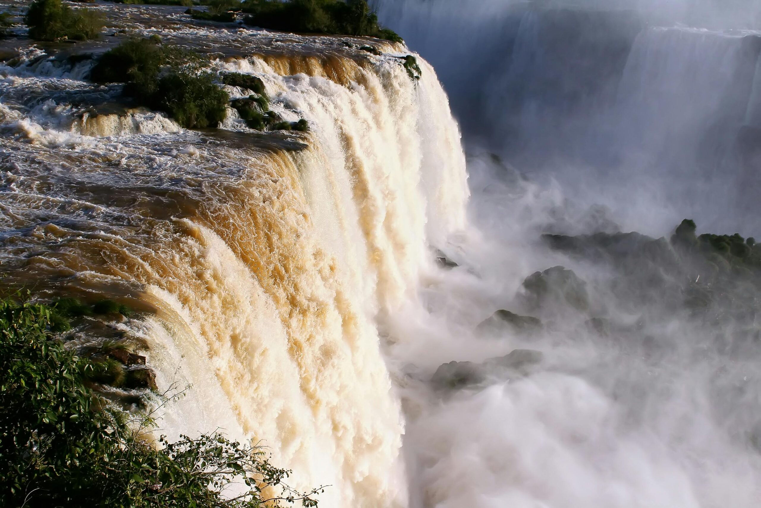 Explorando Foz do Iguaçu em Junho: Belezas Naturais e Encantos Culturais